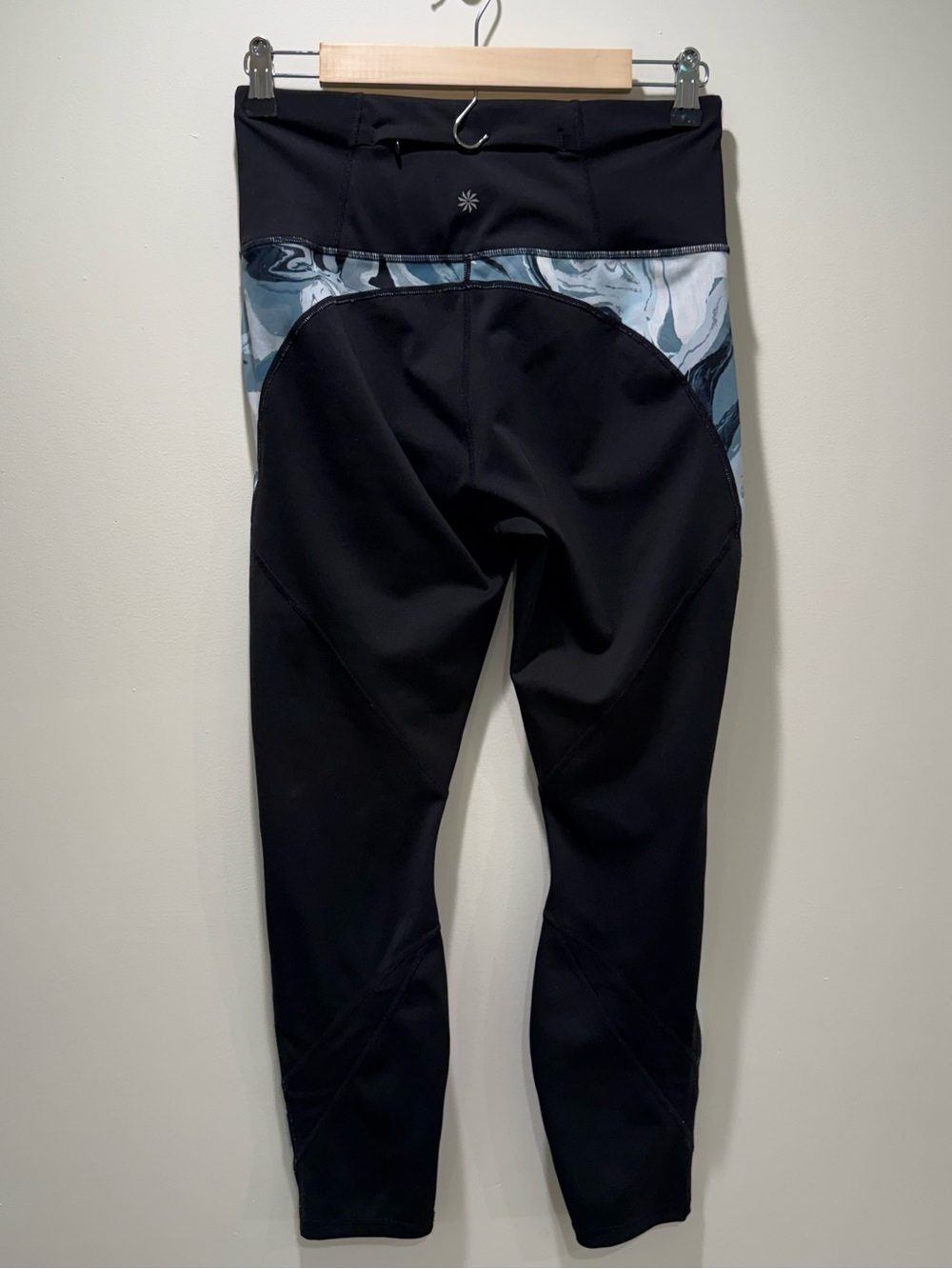 Athleta Black Leggings Blue Marble Print Athletic Pants Size M - Picture 4 of 12